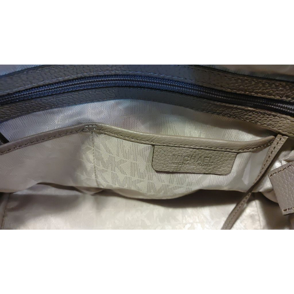 Michael Kors Hamilton - Picture 7 of 7